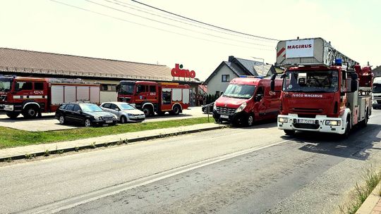 Pożar w markecie Dino w Reńskiej Wsi. Ogień ugasił klient. ZDJĘCIA