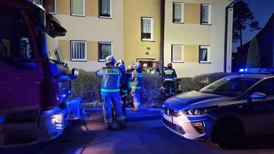 Pożar na klatce schodowej w bloku wielorodzinnym w Blachowni
