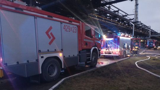 Pożar na terenie zakładów przemysłowych w Blachowni