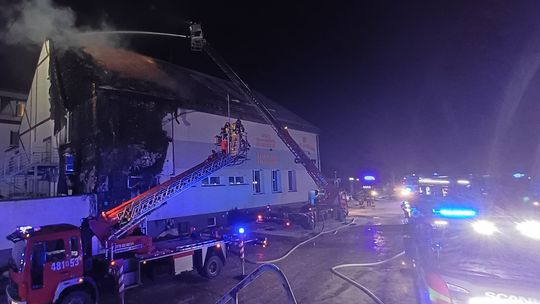 Pożar poddasza w hotelu „Chrobry” w Pokrzywnej. W akcji strażacy z Kędzierzyna-Koźla Pożar poddasza w hotelu „Chrobry” w Pokrzywnej. W akcji strażacy z Kędzierzyna-Koźla