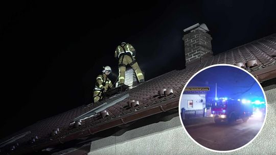 Pożar sadzy w kominie. Interweniowali strażacy Pożar sadzy w kominie. Interweniowali strażacy