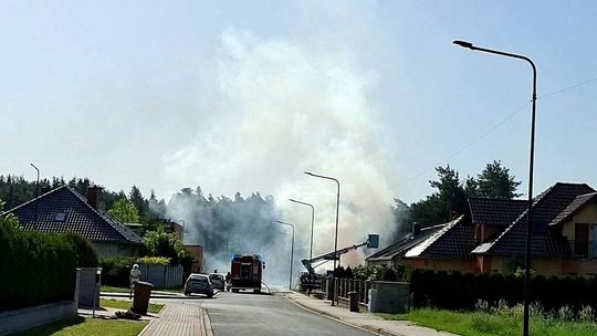 Pożar samochodu na osiedlu Cisowa