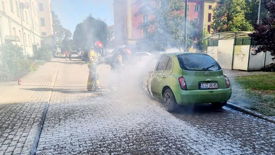 Pożar samochodu osobowego na ulicy 1 Maja  w Kędzierzynie-Koźlu