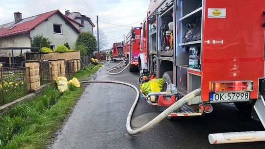 Pożar w Grzędzinie. Gmina Polska Cerekiew ogłosiła zbiórkę dla pogorzelców