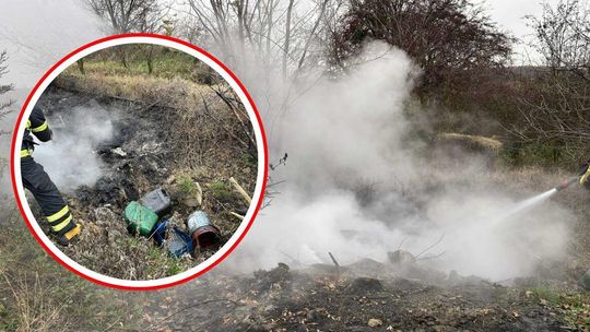 Pożar w Polskiej Cerekwi. Ktoś podpalił śmieci i kanistry