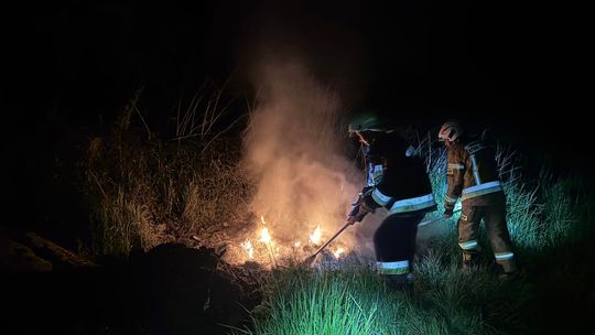 Pożar w Zakrzowie - dym i zapach spalenizny były bardzo intensywne. Nocna interwencja strażaków