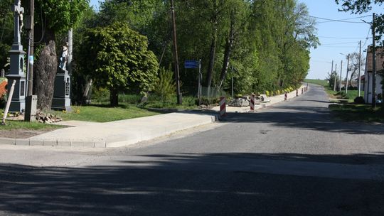 Prace na drodze Karchów–Borzysławice przebiegają zgodnie z planem. ZDJĘCIA