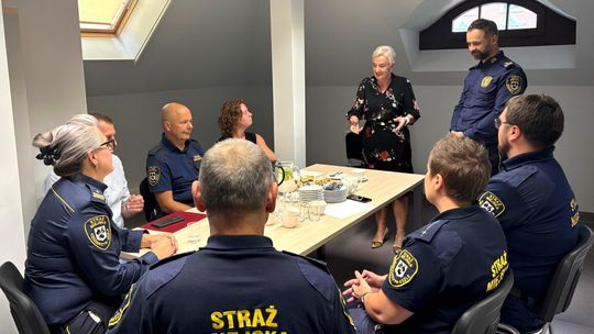Prezydent Sabina Nowosielska odwiedziła strażników miejskich w dniu ich święta. ZDJĘCIA Prezydent Sabina Nowosielska odwiedziła strażników miejskich w dniu ich święta. ZDJĘCIA