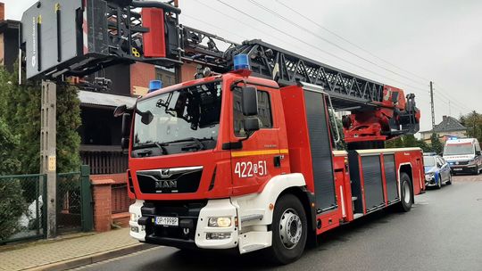 Nastolatek z Koźla chciał wyskoczyć z okna na 4 piętrze