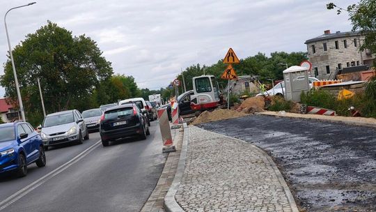 Problemy pod ziemią. Opóźnienie na budowie ścieżki z Piastów do Blachowni