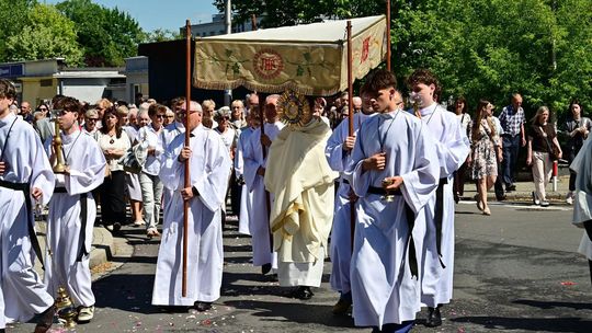 Procesje Bożego Ciała na ulicach Kędzierzyna-Koźla. ZDJĘCIA