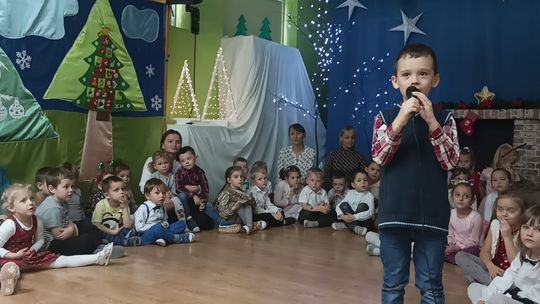 Przedszkolaki kolędowały wspólnie z seniorami. Zdjęcia