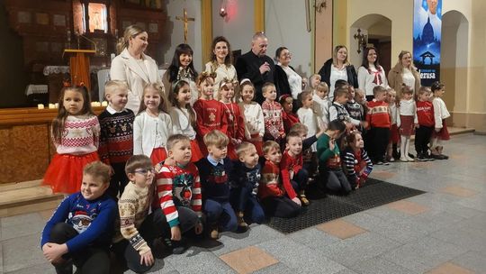 Przedszkolaki wprowadziły Kłodnicę w świąteczny klimat. ZDJĘCIA Przedszkolaki wprowadziły Kłodnicę w świąteczny klimat. ZDJĘCIA