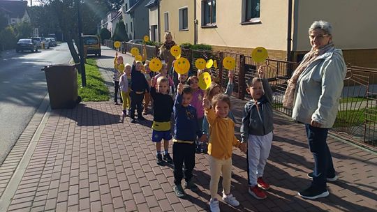 Przedszkolaki zarażały uśmiechem w ramach Światowego Dnia Uśmiechu