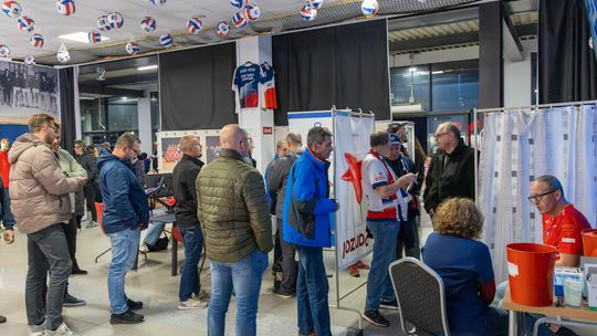 Przeszło stu fanów siatkówki wykonało badanie poziomu PSA Przeszło stu fanów siatkówki wykonało badanie poziomu PSA
