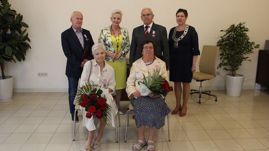 Przeżyli razem pół wieku. To są małżeństwa na medal. ZDJĘCIA