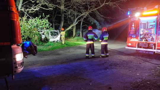 Przyczepa kempingowa spłonęła doszczętnie - to mogło być podpalenie