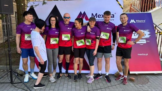 "Przystanek Forma" w Sławięcicach. Bieg na 5 km wygrali Łukasz Błach i Kelli Smith