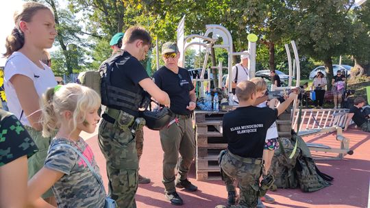 "Ramię w ramię z wojskiem" - piknik militarny na wyspie