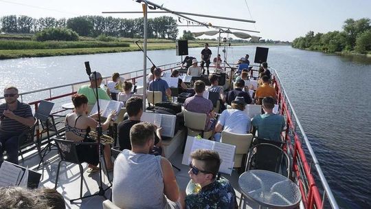 Rejs „Z orkiestrą po Odrze” wyruszy ze stoczni w Koźlu