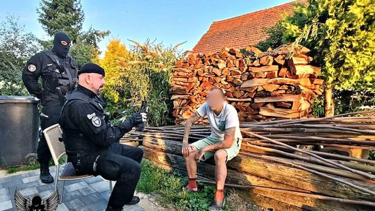 Robił złe rzeczy, ale Fundacja ECPU Polska chce mu pomóc. To pierwszy taki przypadek „Łowców PDF-ów” Robił złe rzeczy, ale Fundacja ECPU Polska chce mu pomóc. To pierwszy taki przypadek „Łowców PDF-ów”