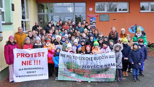 Rodzice zaniepokojeni potencjalnymi zmianami w szkole w Roszowickim Lesie