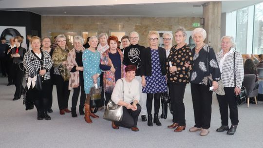 „Romeo i Julia”, czyli klasyczna opowieść w nowoczesnej odsłonie z udziałem kozielskich seniorów. ZDJĘCIA „Romeo i Julia”, czyli klasyczna opowieść w nowoczesnej odsłonie z udziałem kozielskich seniorów. ZDJĘCIA