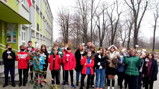 „Rośliny wokół nas” - projekt edukacyjny realizowany przez PSP nr 15 w Kędzierzynie-Koźlu. ZDJĘCIA