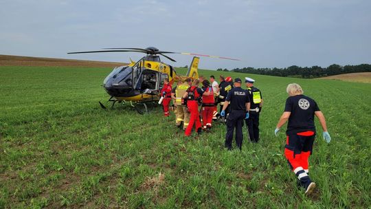 Rowerzysta potrącony przez samochód osobowy. Lądował śmigłowiec LPR