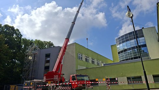 Rozbudowa szpitala w Kędzierzynie-Koźlu rozpoczęta. ZDJĘCIA