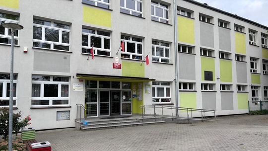 Rozpoczął się wyczekiwany remont sali gimnastycznej w PSP nr 15. ZDJĘCIA