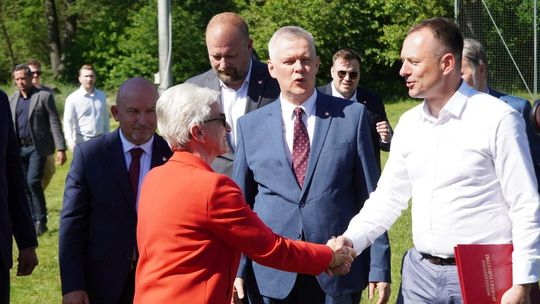 Rządowe miliony na sport. Nowe boiska dla Kędzierzyna‑Koźla i Prószkowa. ZDJĘCIA