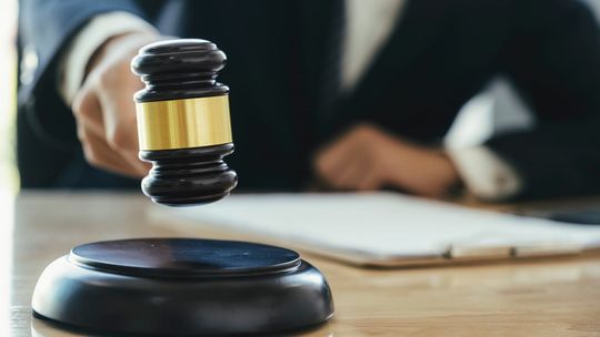 Sąd skazał mężczyznę na 15 lat więzienia za uduszenie partnerki Sąd skazał mężczyznę na 15 lat więzienia za uduszenie partnerki