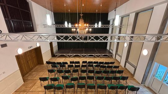 Sala żyrandolowa w Domu Kultury "Koźle" po remoncie