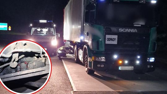 Samochód od kilku dni zostawiał plamy na drodze. Interweniowali inspektorzy z Kędzierzyna-Koźla