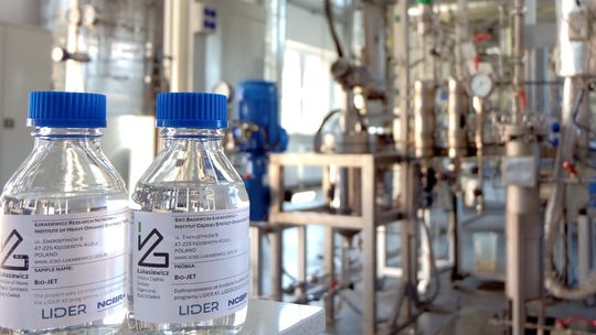 Samoloty na biopaliwo? W Kędzierzynie-Koźlu Łukasiewicz – ICSO "Blachownia" pokazuje, że to możliwe