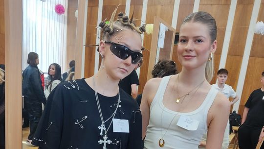 Sara Jankowska z "Budowlanki" na podium konkursu fryzjerskiego w Czechach. ZDJĘCIA