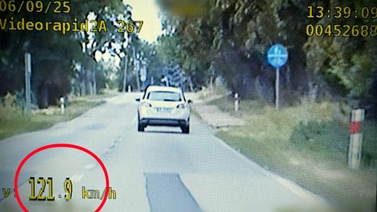 Senior z powiatu kędzierzyńsko-kozielskiego pędził przez miasto 121 km/h. Stracił prawo jazdy