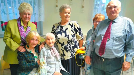 Seniorki z „Naszego Domu” pamiętały o Dniu Chłopaka! ZDJĘCIA