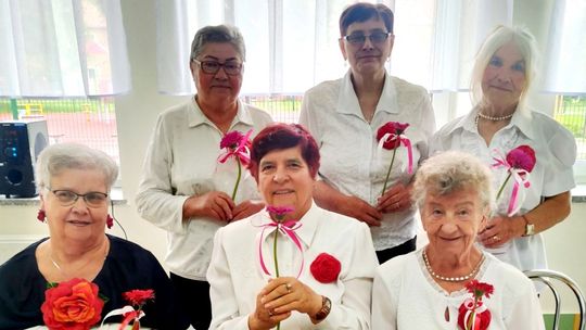 Seniorki z „Naszego Domu” pamiętały o swoich mamach. ZDJĘCIA
