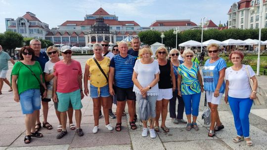 Seniorzy wspominają wczasy i wspólny piknik