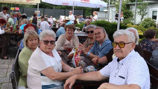 Seniorzy z Kędzierzyna-Koźla, Krapkowic i Zdzieszowic na imprezce w Hula Guli. ZDJĘCIA