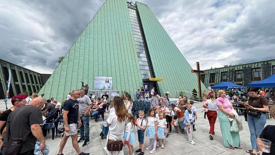 Serce Pogorzelca ponownie zabiło przy słynnej „piramidzie”. ZDJĘCIA