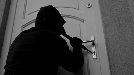 Seria włamań na terenie Kędzierzyna-Koźla. Policja ostrzega