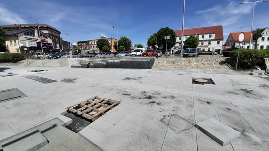 Ślimaczący się remont ulicy Dworcowej dobiega końca. ZDJĘCIA