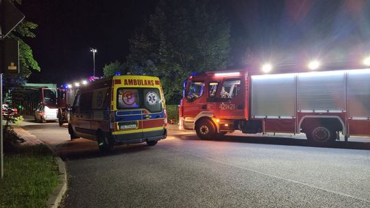 Służby interweniowały w Blachowni. Mężczyzna miał stać na moście