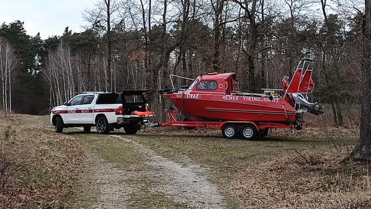 Służby zakończyły kolejny dzień poszukiwań. W akcji specjalistyczna grupa sonarowa z Paczkowa