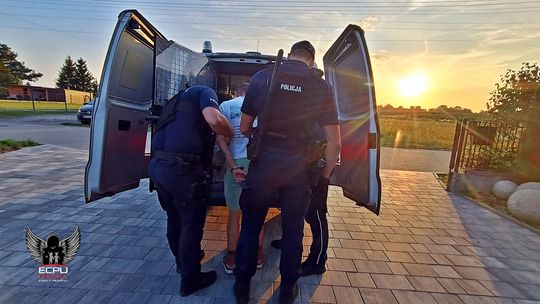 Służby milczą w sprawie zatrzymanego mężczyzny. Czy ksiądz i bliscy wiedzieli o jego problemach?