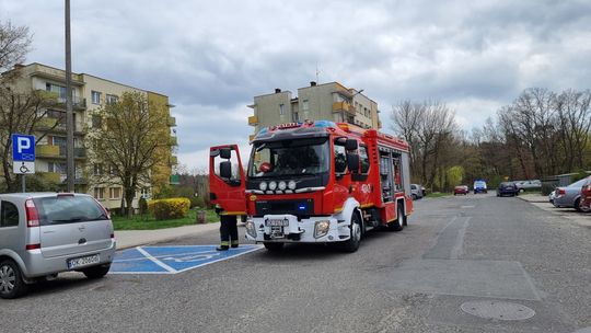 Służby ratunkowe wezwane do otwarcia mieszkania przy ulicy Sosnowej Służby ratunkowe wezwane do otwarcia mieszkania przy ulicy Sosnowej