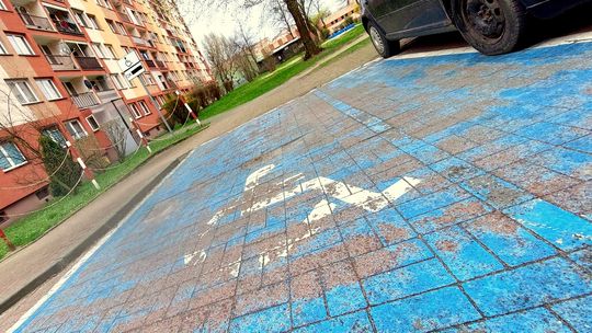 Spór o parking. Niepełnosprawny parkował na miejscu niepełnosprawnej